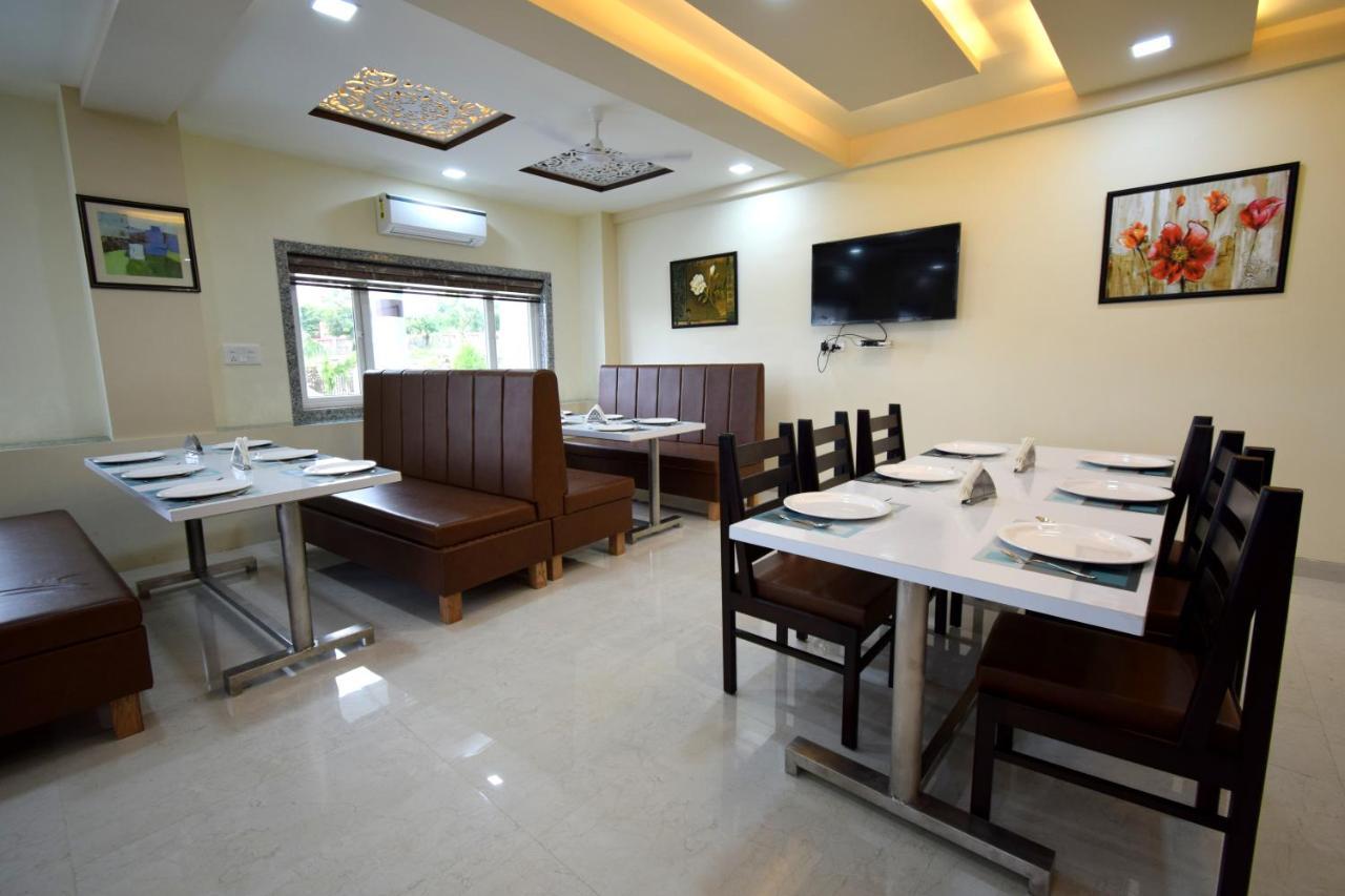 The Sky Imperial- Hotel Gopal Darshan Nathdwara Ngoại thất bức ảnh