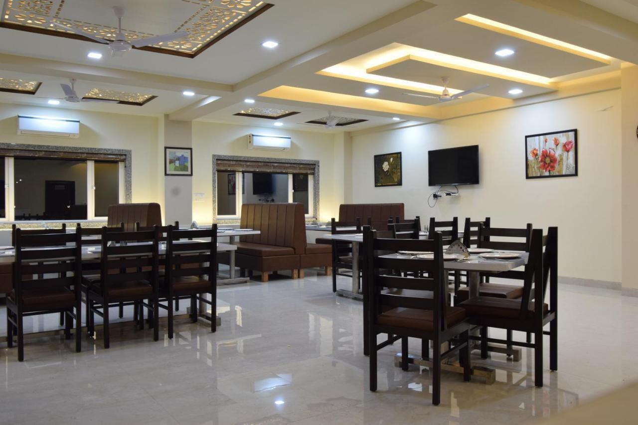 The Sky Imperial- Hotel Gopal Darshan Nathdwara Ngoại thất bức ảnh